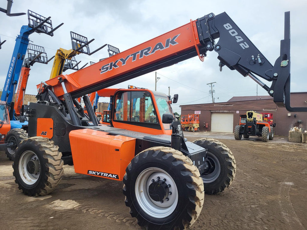 2023 SKYTRAK 8042 8000 LB DIESEL TELESCOPIC FORKLIFT TELEHANDLER