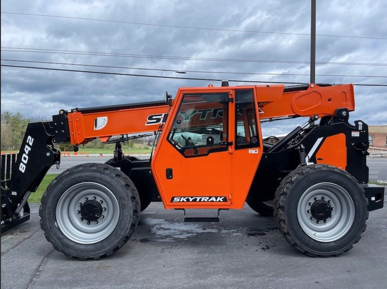 2024 SKYTRAK 8042 8000 LB DIESEL TELESCOPIC FORKLIFT TELEHANDLER