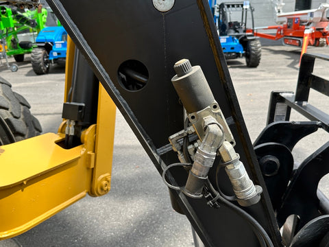 2015 CAT TL943C-11