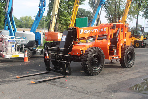 2018 SKYTRAK 8042 8000 LB DIESEL TELESCOPIC FORKLIFT TELEHANDLER PNEUMATIC 4WD OPEN CAB 2654 HOURS STOCK # BF9578529-NLE