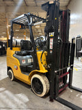 2022 CATERPILLAR/MITSUBISHI FGC25N 5000 LB LP GAS FORKLIFT CUSHION 83/187" 3 STAGE MAST SIDE SHIFTER 818 HOURS NON MARKING TREADED TIRES PLUMBED 4 WAYS TO CARRIAGE STOCK # BF9114459-BUF