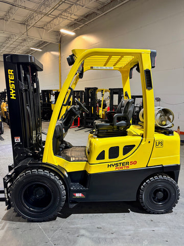 2019 HYSTER H50FT 5000 LB LP GAS FORKLIFT PNEUMATIC 87/189" 3 STAGE MAST SIDE SHIFTING FORK POSITIONER 1248 HOURS STOCK # BF9137759-BUF - United Lift LLC