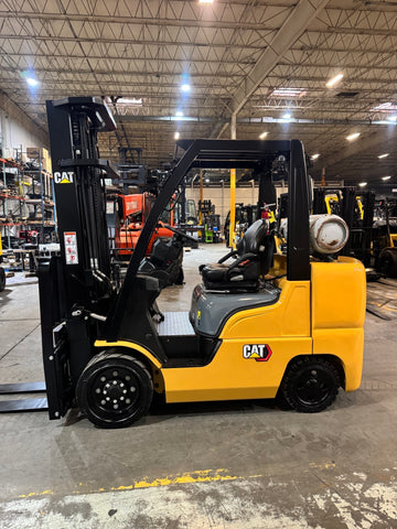 2022 CATERPILLAR 2C8000 8000 LB LP GAS FORKLIFT 93/205" 3 STAGE MAST SIDE SHIFTER ATTACHEMENT 948 HOURS TREADED TIRES STOCK # BF9147249-BUF