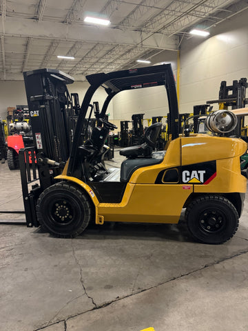 2017 CATERPILLAR/MITSUBISHI FG50CN 11000 LB LP GAS FORKLIFT PNEUMATIC 94/189" 3 STAGE MAST SIDE SHIFTER 1478 HOURS STOCK # BF9293349-BUF - United Lift LLC