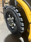 2023 CATERPILLAR 2C5000 5000 LB LP GAS FORKLIFT CUSHION 83/187" 3 STAGE MAST SIDE SHIFTING FORK POSITIONER ATTACHMENT PLUMBED 4 WAYS TO CARRIAGE 642 HOURS STOCK # BF9124919-BUF