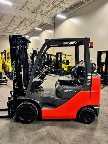 2021 TOYOTA 8FGCU25 5000 LB LP GAS FORKLIFT CUSHION 83/189" 3 STAGE MAST SIDE SHIFTING FORK POSITIONER 1121 HOURS STOCK # BF9179129-BUF - United Lift Equipment LLC