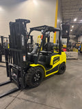 2025 DEWALT LIFT TRUCK DDFP-30 NON-COMPUTERIZED GM PSI ENGINE LP GAS PROPANE 6000 LB CAPACITY SOLID PNEUMATIC TIRES 83/185" LIFT HEIGHT 3 STAGE MAST SIDE SHIFTING FORK POSITIONER 2000hr/2YR WARRANTY STOCK # BF9238589-BUF - United Lift LLC