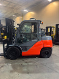 2019 TOYOTA 8FG40U 9000 LB LP GAS FORKLIFT PNEUMATIC 91/132" 2 STAGE CLEAR VIEW MAST SIDE SHIFTING FORK POSITIONER ENCLOSED CAB  HEAT & AC 1302 HOURS STOCK # BF9234199-BUF