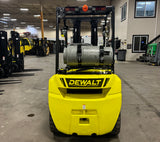 2025 DEWALT LIFT TRUCK DDFP-30 NON-COMPUTERIZED NISSAN K25 DUAL FUEL (can run on Gasoline or Propane) 6000 LB CAPACITY SOLID PNEUMATIC TIRES 83/185" LIFT HEIGHT 3 STAGE MAST SIDE SHIFTING FORK POSITIONER 2000hr/2YR WARRANTY STOCK # BF9238579-BUF - United Lift LLC