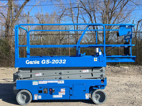 2014/2015 GENIE GS2032 SCISSOR LIFT 20' REACH ELECTRIC SMOOTH CUSHION TIRES STOCK # BF985139-RIL2 - United Lift LLC
