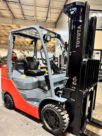 2020 TOYOTA 8FGCU32 6500 LB LP GAS FORKLIFT CUSHION 86/187" 3 STAGE MAST 1452 HOURS SIDE SHIFTER STOCK # BF9118459-BUF - United Lift LLC