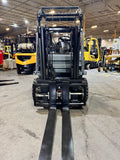 2016 TOYOTA 8FGCU32 6500 LB LP GAS FORKLIFT CUSHION 57/80" 2 STAGE MAST FORK POSITIONER UNDER 1400 HOURS STOCK # BF992959-BUF