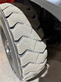 2013 TOYOTA 8FGU25 5000 LB LP GAS FORKLIFT PNEUMATIC 87/189" 3 STAGE MAST 2438 HOURS SIDE SHIFTING FORK POSITIONER ENCLOSED CAB STOCK # BF983689-BUF