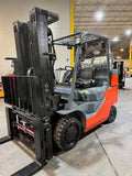 2019 TOYOTA 8FGC35U-BCS (BOX CAR SPECIAL SHORT WHEEL BASE) 8000 LB LP GAS FORKLIFT CUSHION 88/197" 3 STAGE MAST SIDE SHIFTING FORK POSITIONER 1342 HOURS STOCK # BF9134989-BUF - United Lift LLC