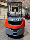 2020 TOYOTA 8FGU32 6500 LB LP GAS FORKLIFT PNEUMATIC 88/187 3 STAGE MAST 360 ROTATING FORK CLAMP INSTALLED 993 HOURS STOCK # BF9199329-BUF