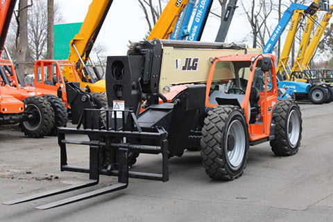 2018 JLG 1255 12000 LB DIESEL TELESCOPIC FORKLIFT TELEHANDLER PNEUMATIC 4WD OUTRIGGERS 2437 HOURS STOCK # BF91091149-NLE - United Lift LLC