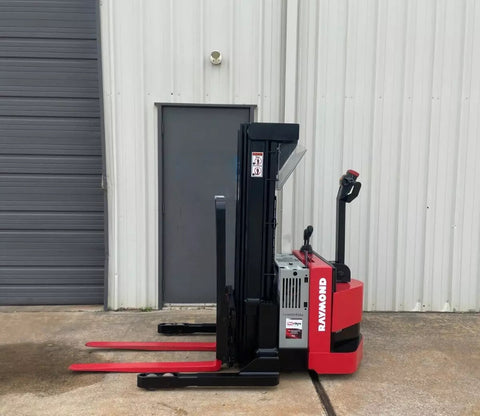 2016 RAYMOND RSS40 4000 LB ELECTRIC FORKLIFT WALKIE STACKER CUSHION 72/150" 3 STAGE MAST SIDE SHIFTER 800 HOURS STOCK # BF9125169-ARB - United Lift LLC