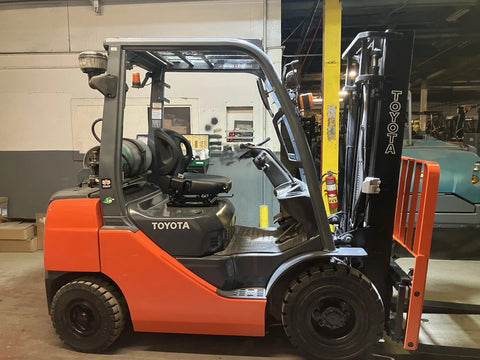 2019 TOYOTA 8FGU25 5000 LB LP GAS FORKLIFT PNEUMATIC 85/131" 2 STAGE MAST SIDE SHIFTER 8079 HOURS STOCK # BF9139249-BSOH