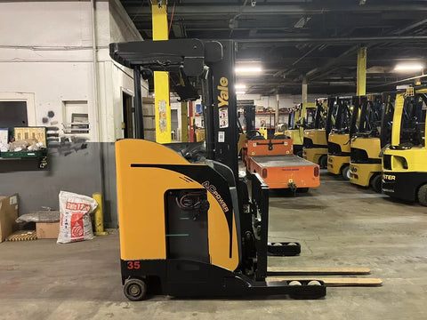 2016 YALE NR035DB 3500 LB ELECTRIC REACH FORKLIFT 87/191" 3 STAGE MAST SIDE SHIFTER 3622 HOURS STOCK # BF9169729-BSOH - United Lift LLC
