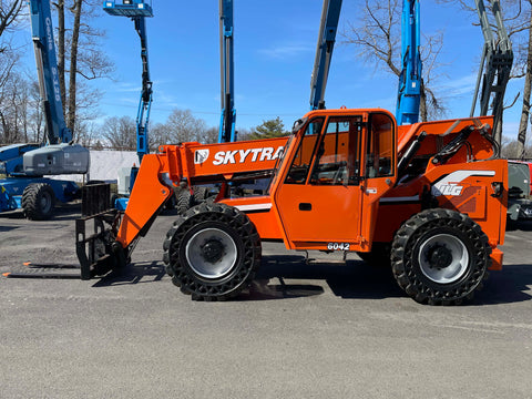 2014 SKYTRAK 6042 6000 LB DIESEL TELESCOPIC FORKLIFT TELEHANDLER PNEUMATIC 4WD HEATED CAB 2780 HOURS STOCK # BF9628739-NLPA - United Lift Equipment LLC