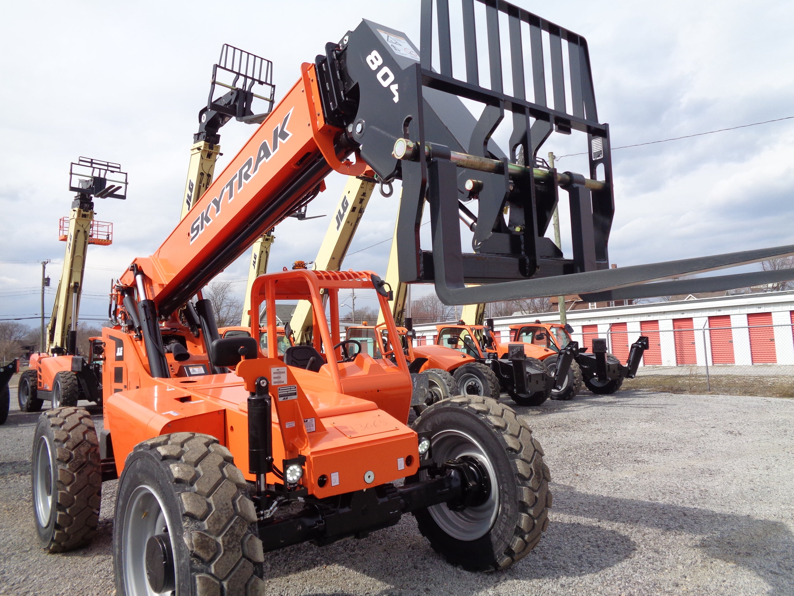 2022 SKYTRAK 8042 8000 LB DIESEL TELESCOPIC FORKLIFT TELEHANDLER