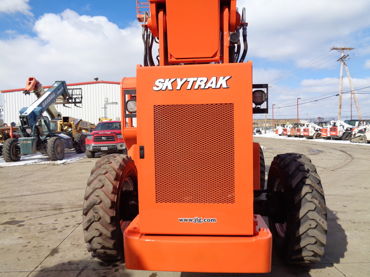 2013 SKYTRAK 8042 8000 LB DIESEL TELESCOPIC FORKLIFT TELEHANDLER