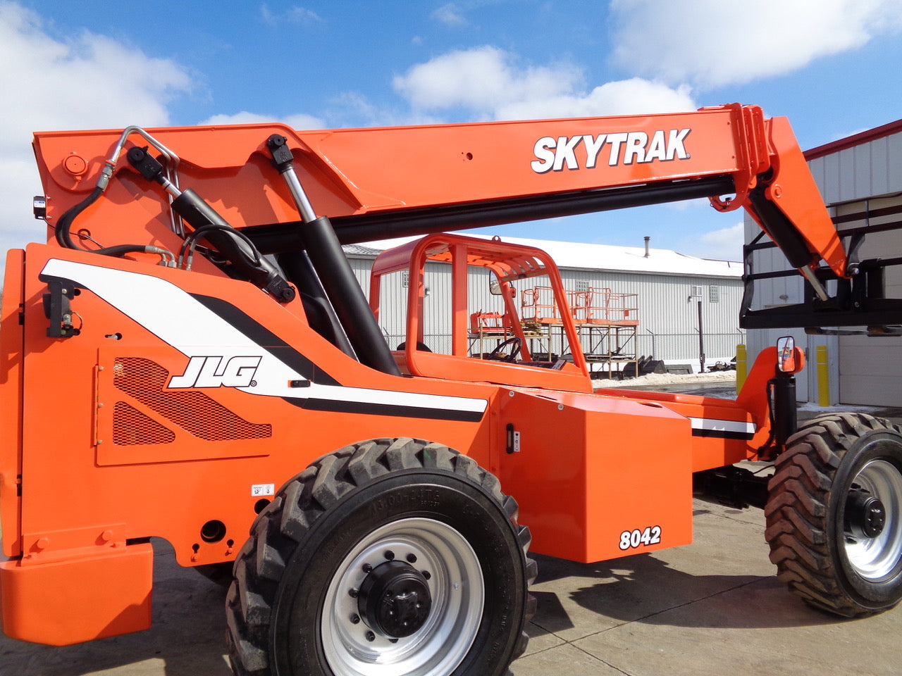 2013 SKYTRAK 8042 8000 LB DIESEL TELESCOPIC FORKLIFT TELEHANDLER