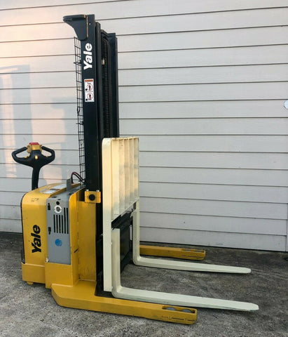 2015 YALE MSW040SFN24TV087 4000 LB ELECTRIC FORKLIFT WALKIE STACKER CUSHION 87/130 2 STAGE MAST SIDE SHIFTER 989 HOURS STOCK # BF955179-BUFEB - United Lift Equipment LLC